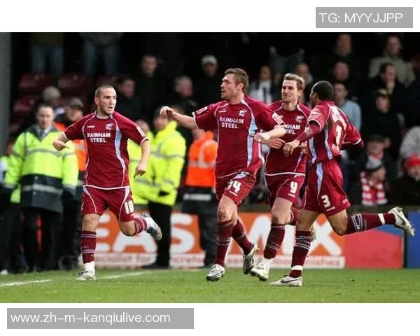 米尔顿与斯肯索普的较量揭示足球战术与团队精神的深刻对比